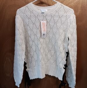 Bunulu White Women's Knit Sweater
